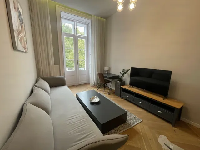 Kiadó lakás Budapest V. kerület, Lipótváros, Szabadság tér 55 nm