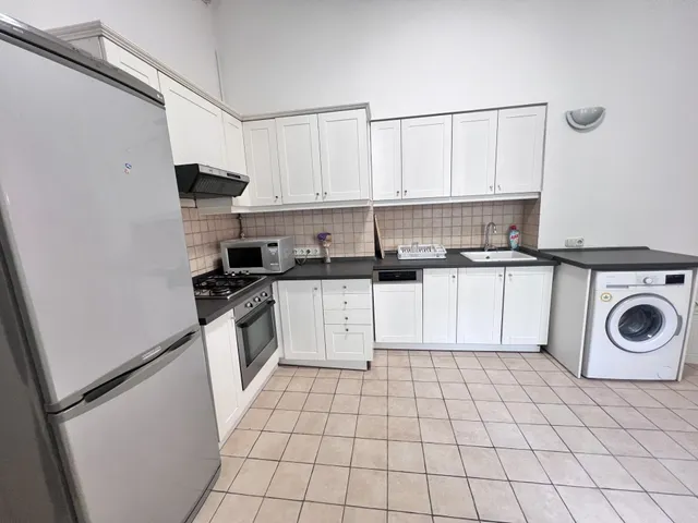 Kiadó lakás Budapest V. kerület, Veres Pálné utca 120 nm