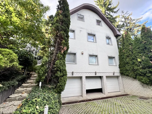 Kiadó lakás Budapest XII. kerület 180 nm