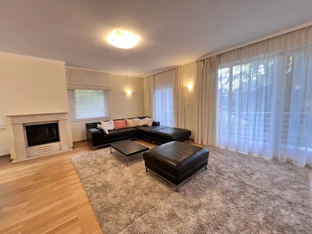 Kiadó lakás Budapest XII. kerület, Zalai út 180 nm