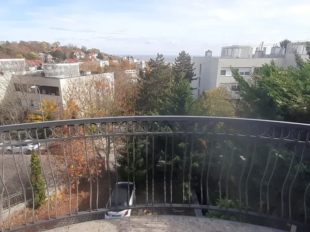 Kiadó lakás Budapest XII. kerület, Mártonhegy, Tamási Áron utca 180 nm