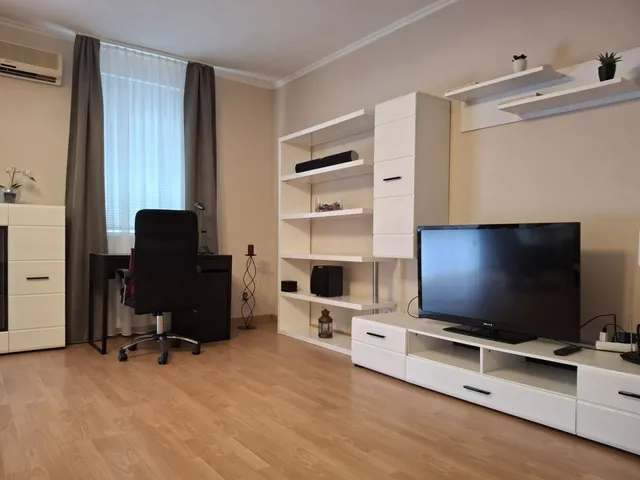 Kiadó lakás Budapest IX. kerület, Kinizsi utca 84 nm