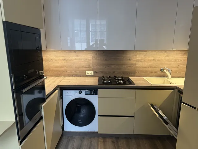 Kiadó lakás Budapest VI. kerület, Paulay Ede utca 46 nm