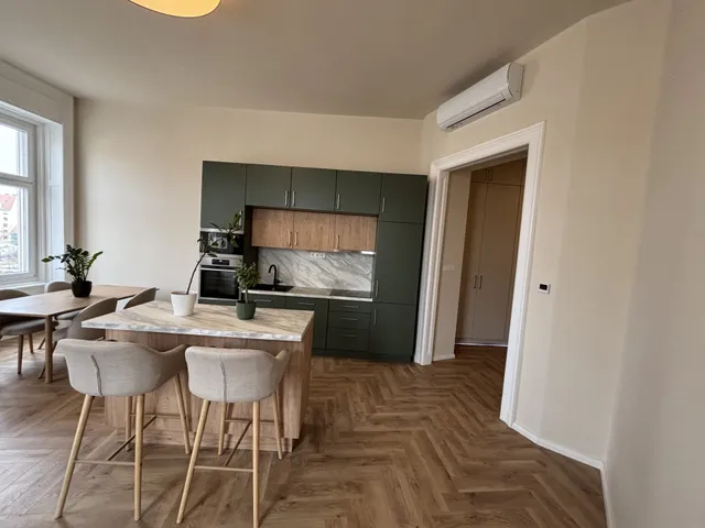 Eladó lakás Budapest I. kerület, Ostrom utca 90 nm