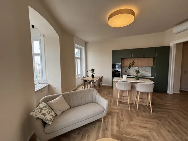 Eladó lakás Budapest I. kerület, Ostrom utca 90 nm