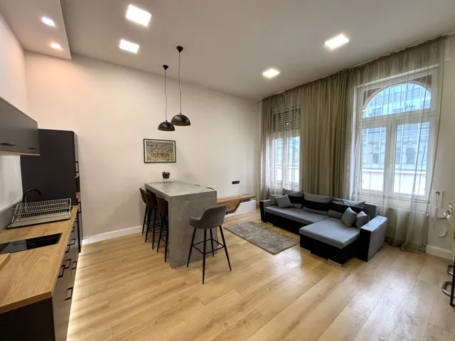 Kiadó lakás Budapest VI. kerület, Szófia utca 75 nm