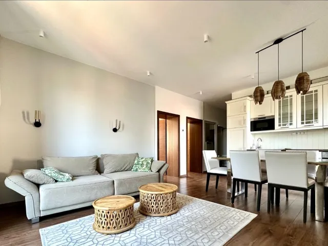 Kiadó lakás Budapest III. kerület, Laborc utca 75 nm