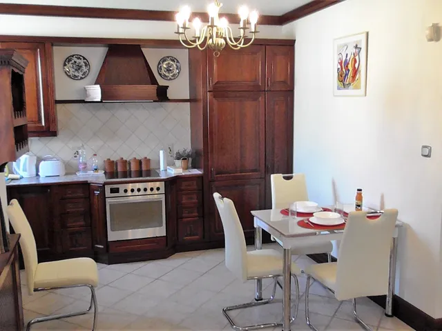 Kiadó lakás Budapest III. kerület, Lángliliom utca 52 nm