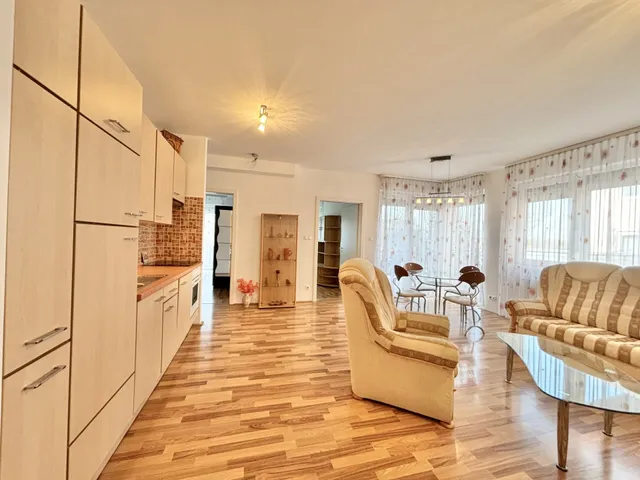 Kiadó lakás Üröm, Tücsök köz 70 nm