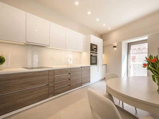 Kiadó lakás Budapest V. kerület, Veres Pálné utca 141 nm