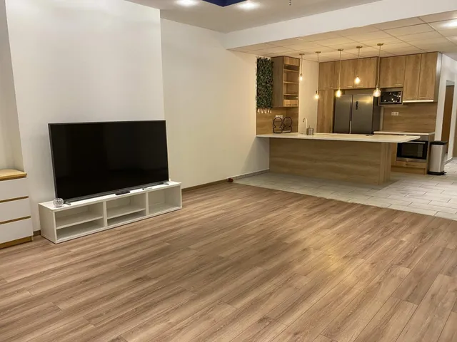 Eladó lakás Budapest XI. kerület, Albertfalva, Fehérvári út 111 nm