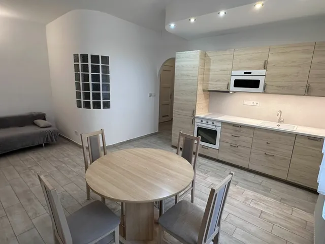 Kiadó lakás Budapest XI. kerület, Somogyi út 45 nm