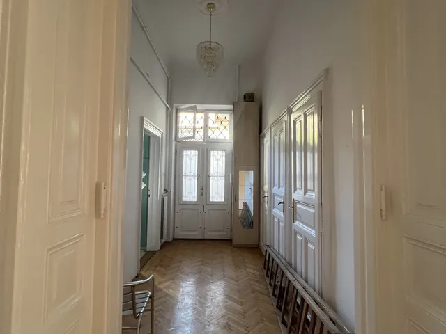 Kiadó lakás Budapest VI. kerület, Hajós utca 150 nm