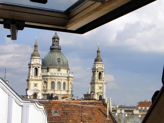 Kiadó lakás Budapest V. kerület, Október 6. utca 90 nm