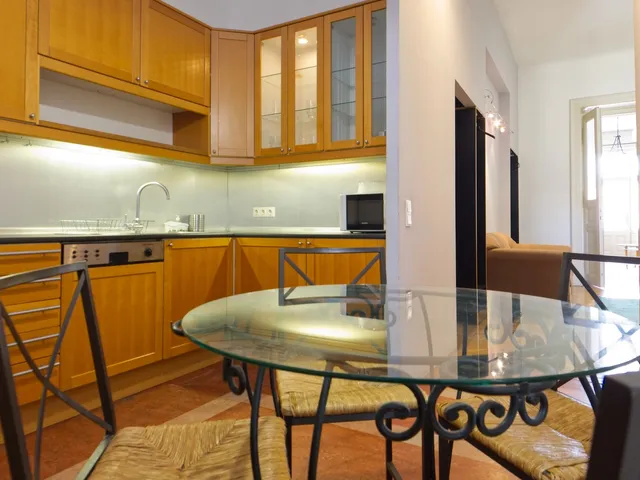 Kiadó lakás Budapest VII. kerület 140 nm