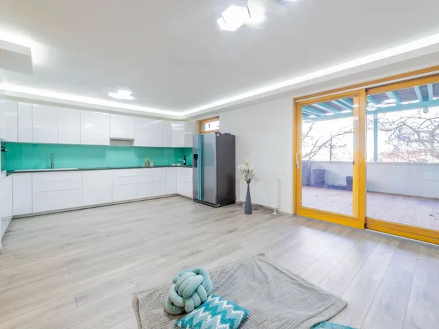 Kiadó lakás Budapest III. kerület, Nánási út 129 nm