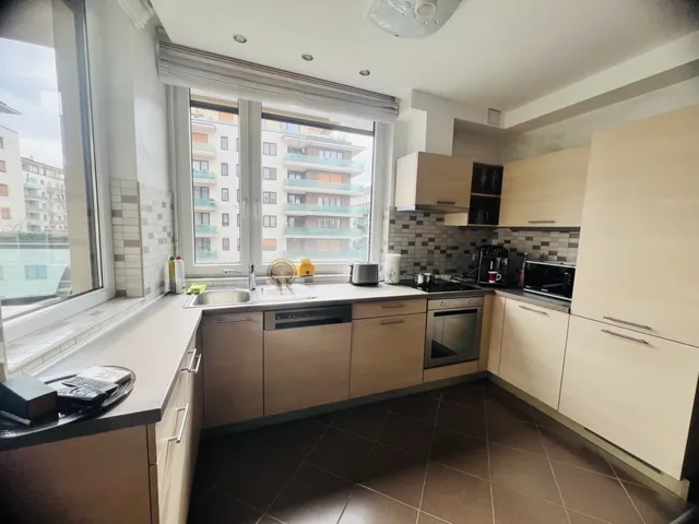 Kiadó lakás Budapest VIII. kerület, Corvin sétány 71 nm