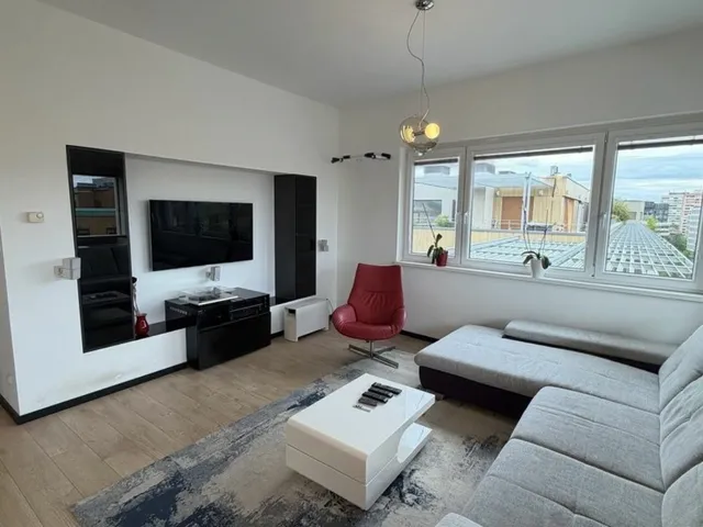 Kiadó lakás Budapest VIII. kerület, Corvin sétány 70 nm