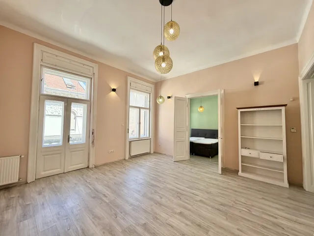 Kiadó lakás Budapest VI. kerület, Hajós utca 65 nm