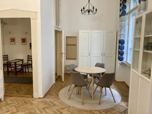 Kiadó lakás Budapest V. kerület, Erzsébet tér 42 nm