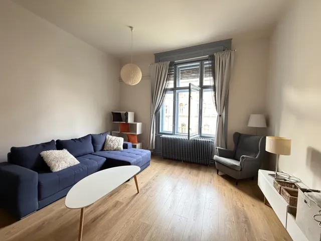 Kiadó lakás Budapest IX. kerület, Bakáts tér 83 nm