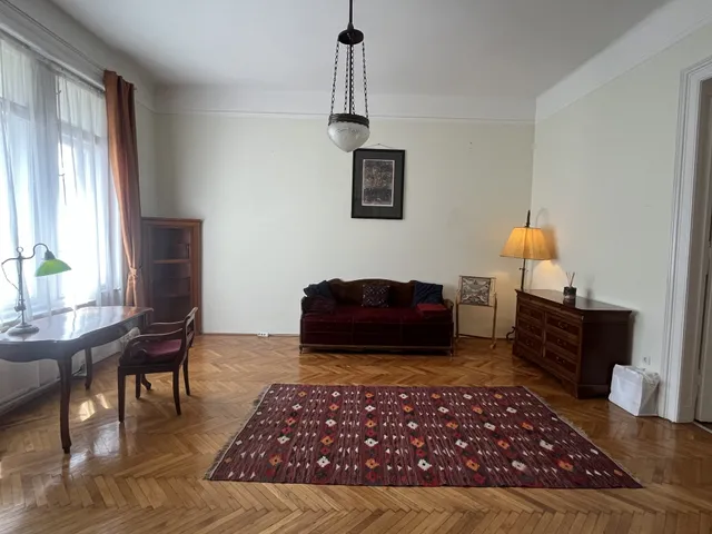 Kiadó lakás Budapest I. kerület, Iskola utca 100 nm