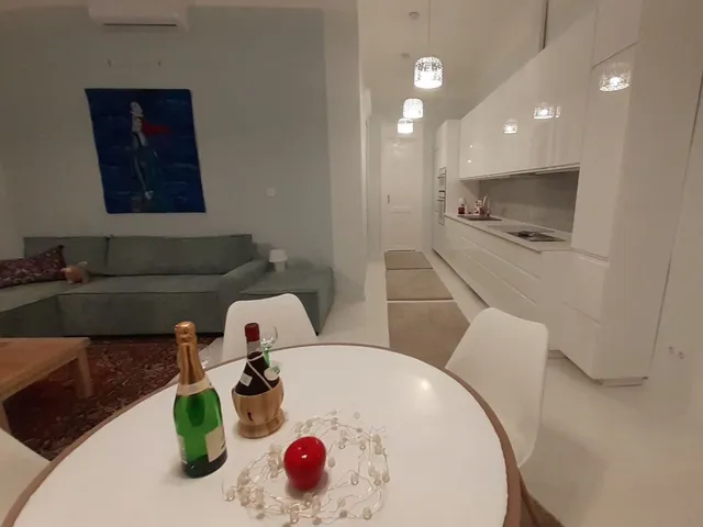Kiadó lakás Budapest VII. kerület, Rottenbiller utca 95 nm