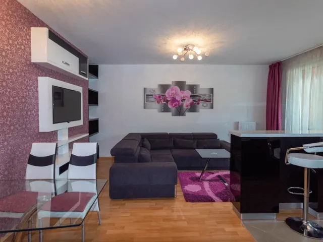 Kiadó lakás Budapest VIII. kerület, Corvin sétány 64 nm