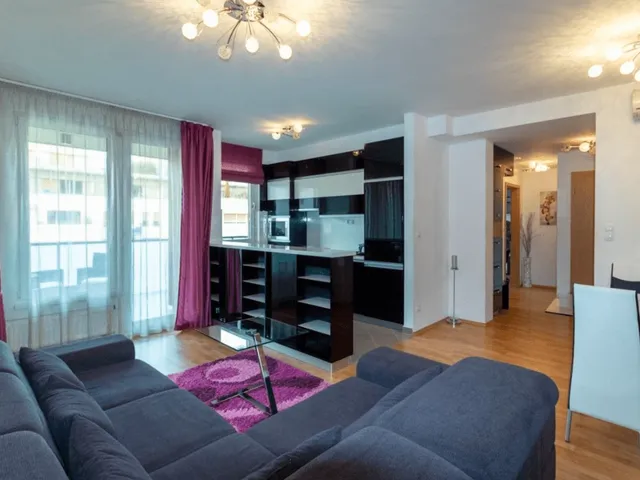 Kiadó lakás Budapest VIII. kerület, Corvin sétány 64 nm