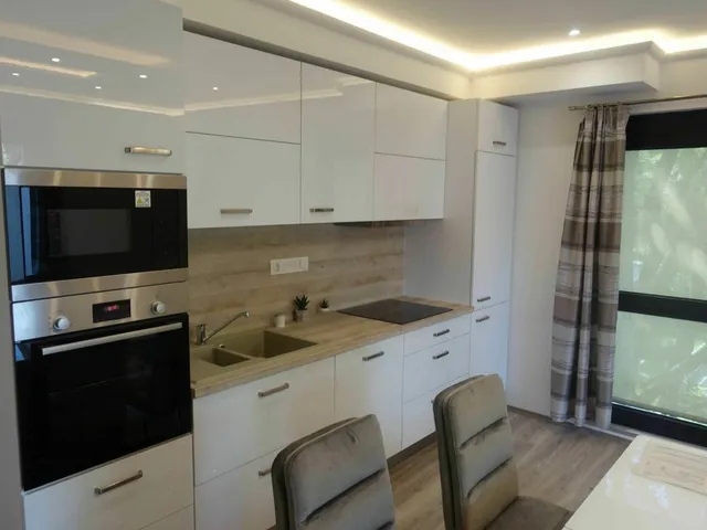 Kiadó lakás Budapest II. kerület, Budenz út 100 nm