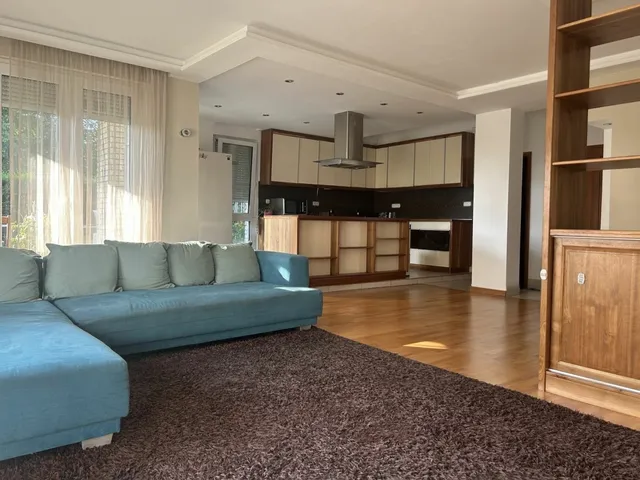 Kiadó lakás Budapest XII. kerület, Zsolna utca 144 nm