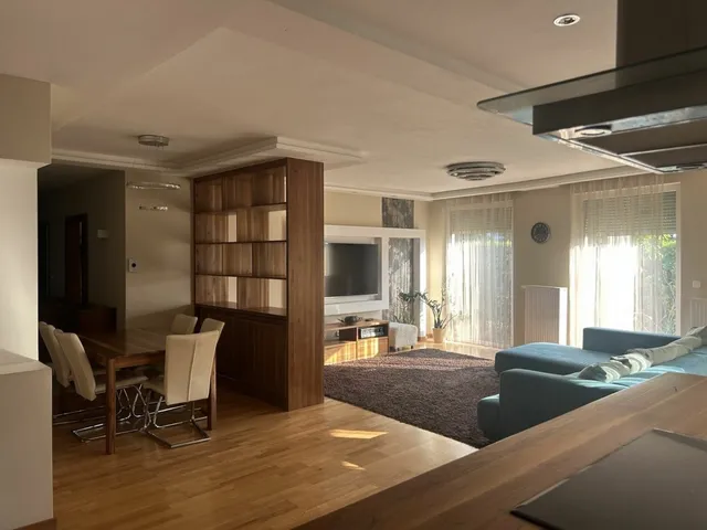 Kiadó lakás Budapest XII. kerület, Zsolna utca 144 nm