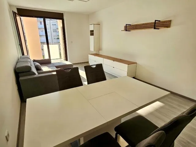 Kiadó lakás Budapest XIII. kerület, Kartács utca 81 nm