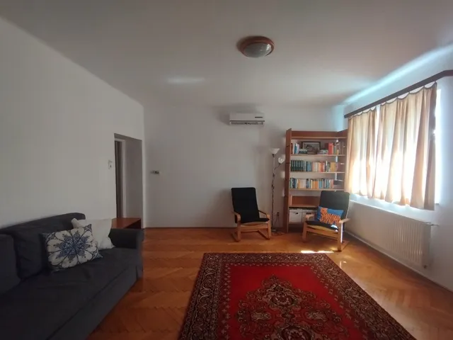 Kiadó lakás Budapest V. kerület, Petőfi Sándor utca 71 nm