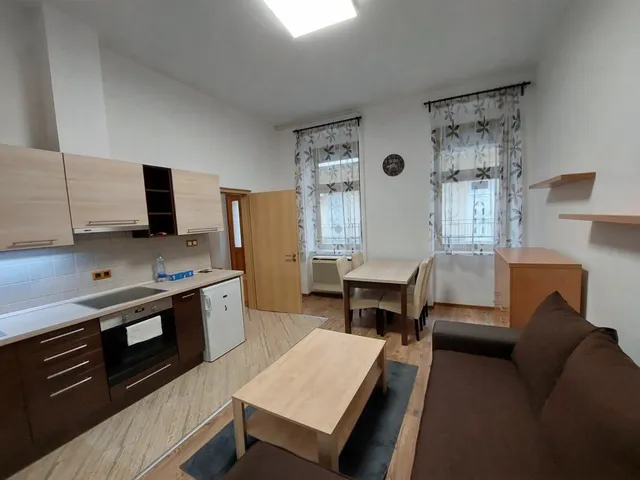 Kiadó lakás Budapest VII. kerület, Hársfa utca 42 nm
