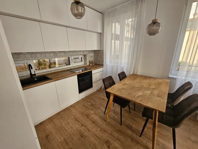 Kiadó lakás Budapest VIII. kerület, Corvin sétány 65 nm