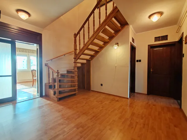 Eladó lakás Szolnok, Belváros 144 nm