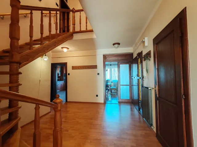 Eladó lakás Szolnok, Belváros 144 nm