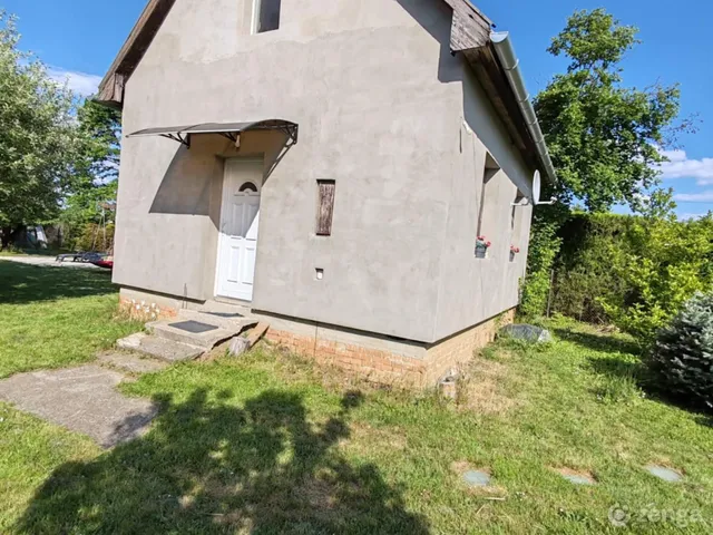 Eladó nyaraló Szolnok, Alcsisziget 48 nm