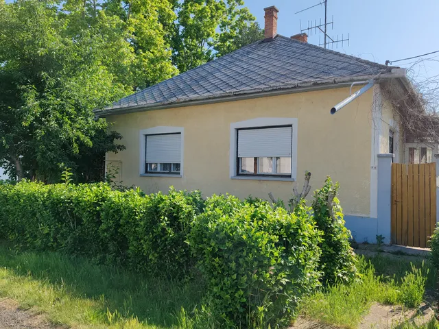 Eladó ház Rákóczifalva 86 nm