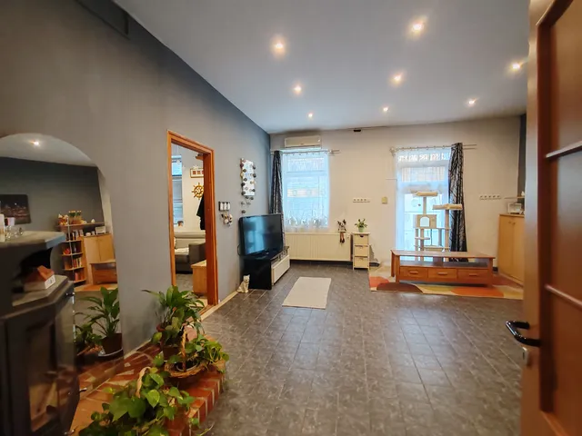 Eladó ház Szolnok, Belváros 193 nm