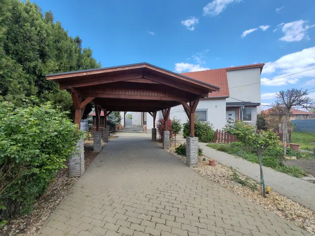 Eladó ház Tószeg 130 nm