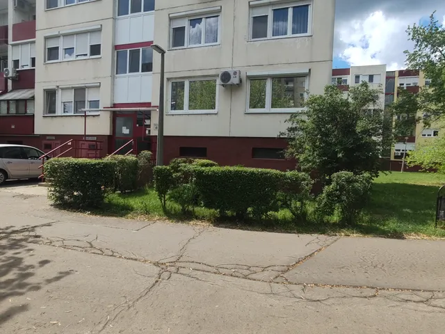 Eladó lakás Szolnok, Széchenyi-lakótelep 54 nm