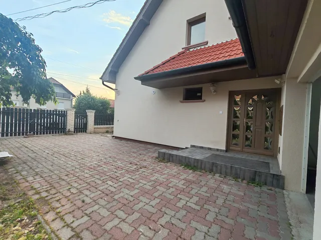 Eladó ház Rákóczifalva 132 nm