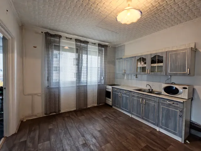 Eladó lakás Szolnok, Széchenyi-lakótelep 71 nm