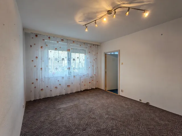Eladó lakás Szolnok, Széchenyi-lakótelep 71 nm