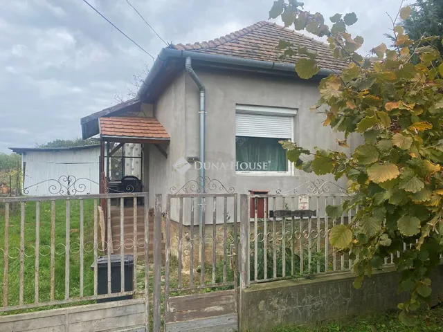 Eladó ház Mohora, Lékai utca 90 nm