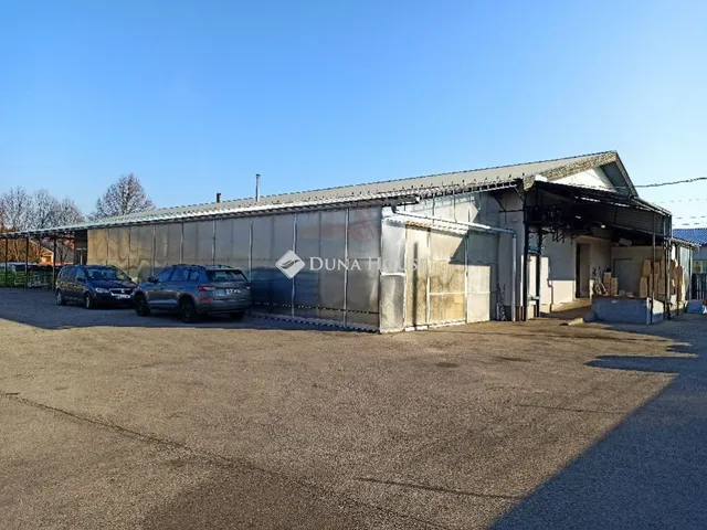 Eladó kereskedelmi és ipari ingatlan Hatvan, Esze Tamás utca 650 nm