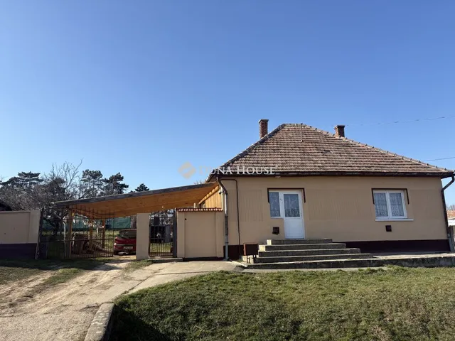 Eladó ház Kálló, Erzsébet királyné utca 120 nm