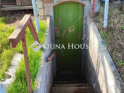 Eladó telek Hatvan, Zártkert 1424 nm